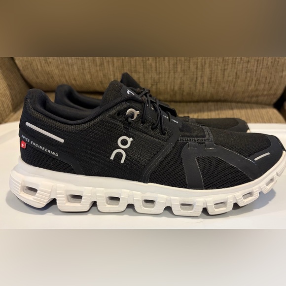 On Cloud 6 Sneakers - Picture 15 of 15